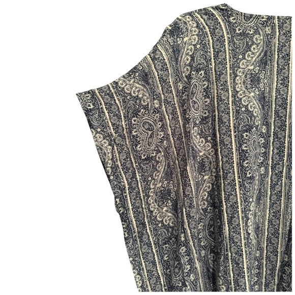 Abercrombie & Fitch Navy and Cream Paisley Kimono Size M/L - Picture 4 of 7
